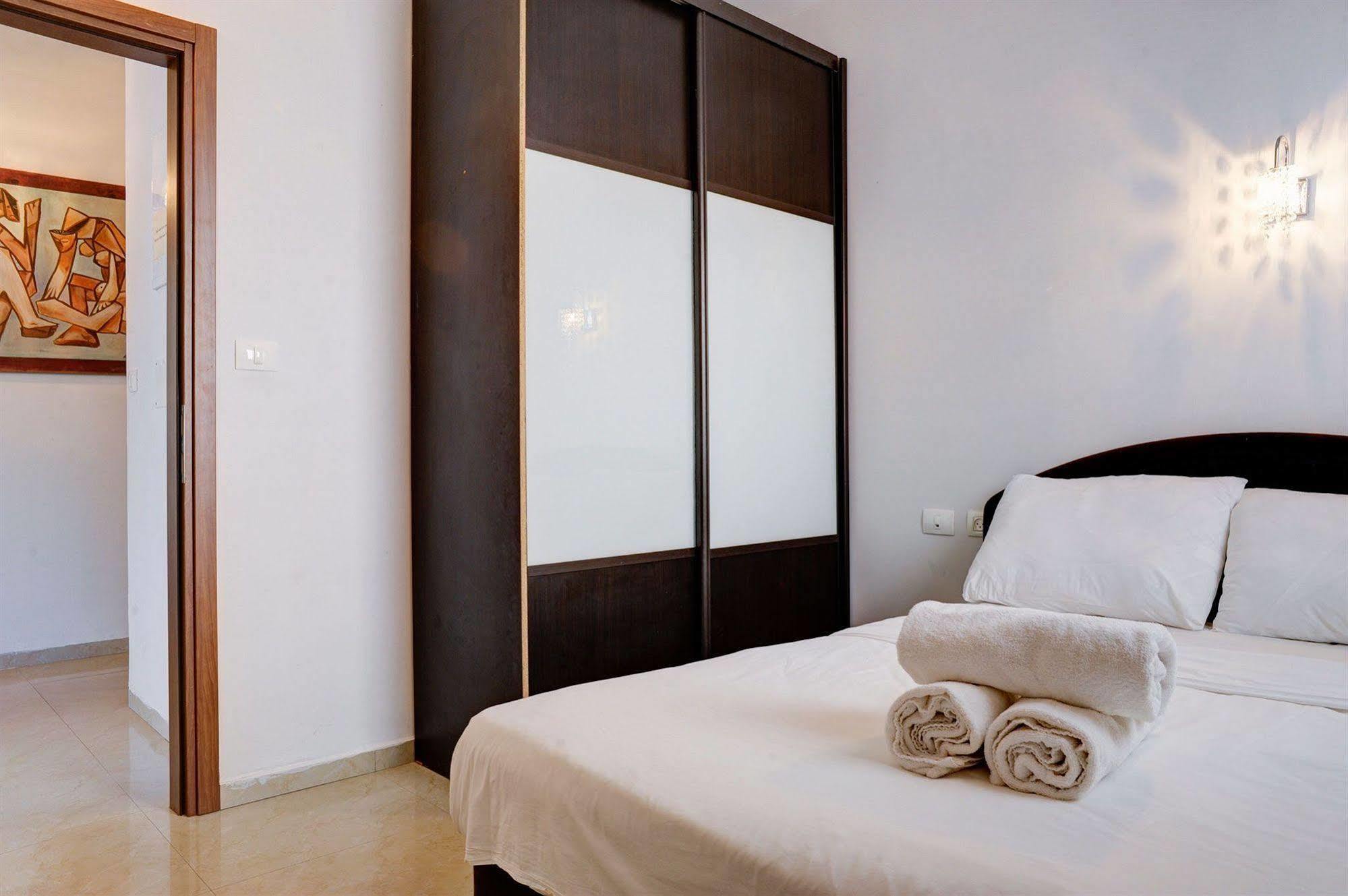 Liber Apartments By Raphael Hotels Tel Aviv Exterior foto